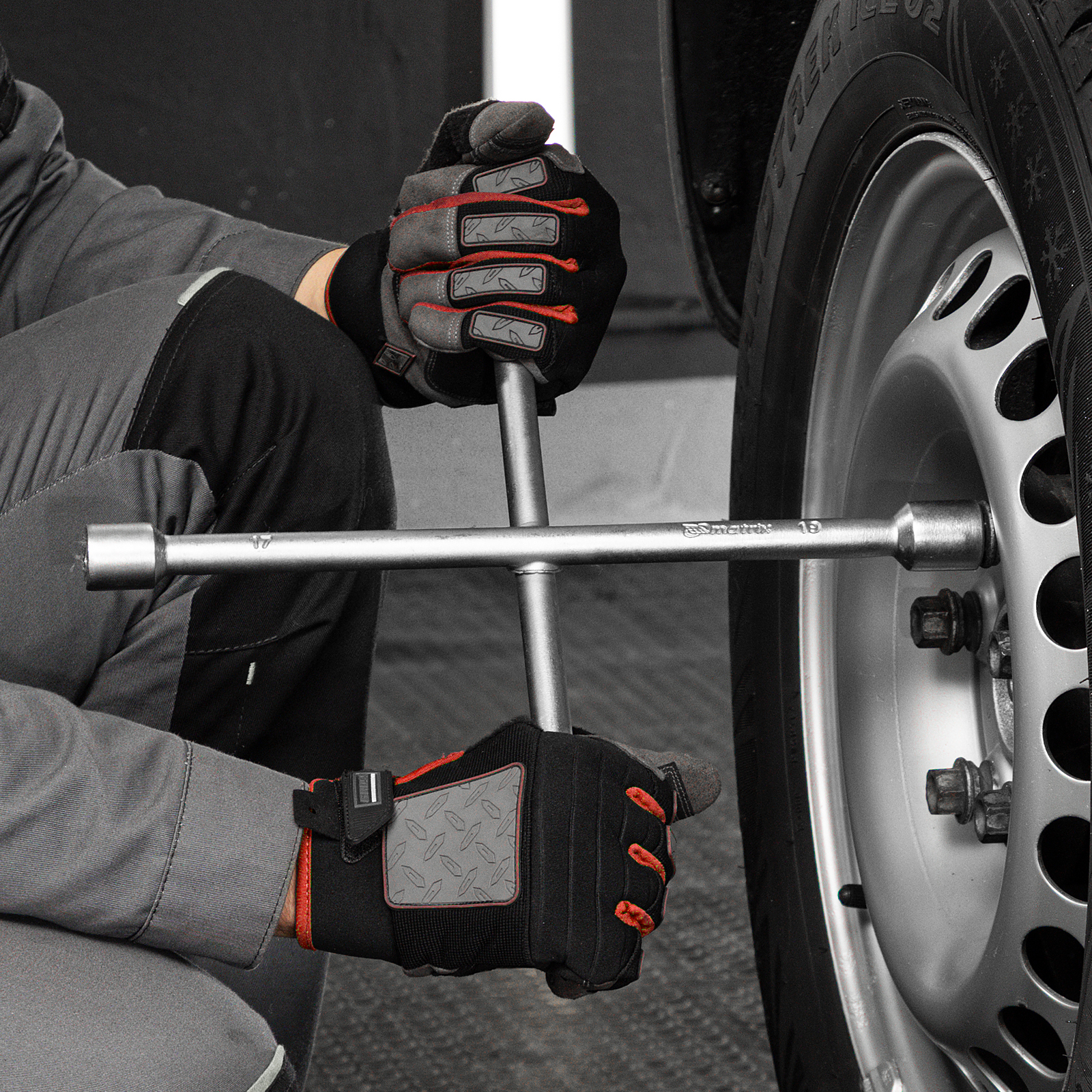 картинка Ключ-крест баллонный, 17 х 19 х 21 мм, под квадрат 1/2, толщина 16 мм Matrix от магазина Одежда+